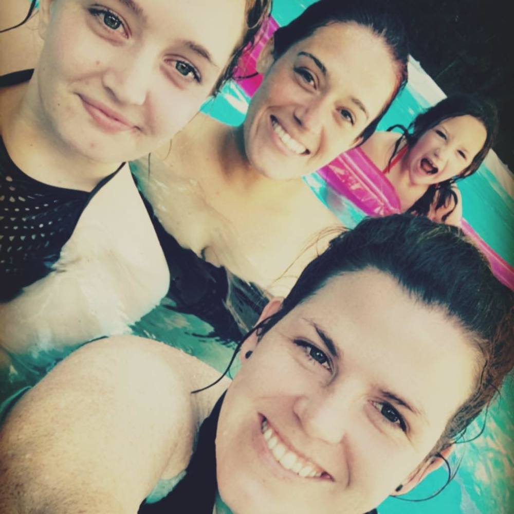 Meet your Posher, Whitli